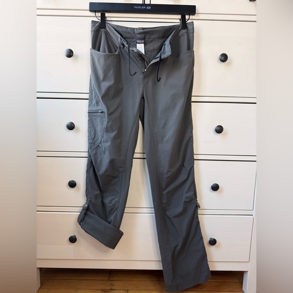 Patagonia Women’s Size 8/S Gray Hiking Cargo Pants Roll Tab Outdoor Trail - Picture 5 of 17